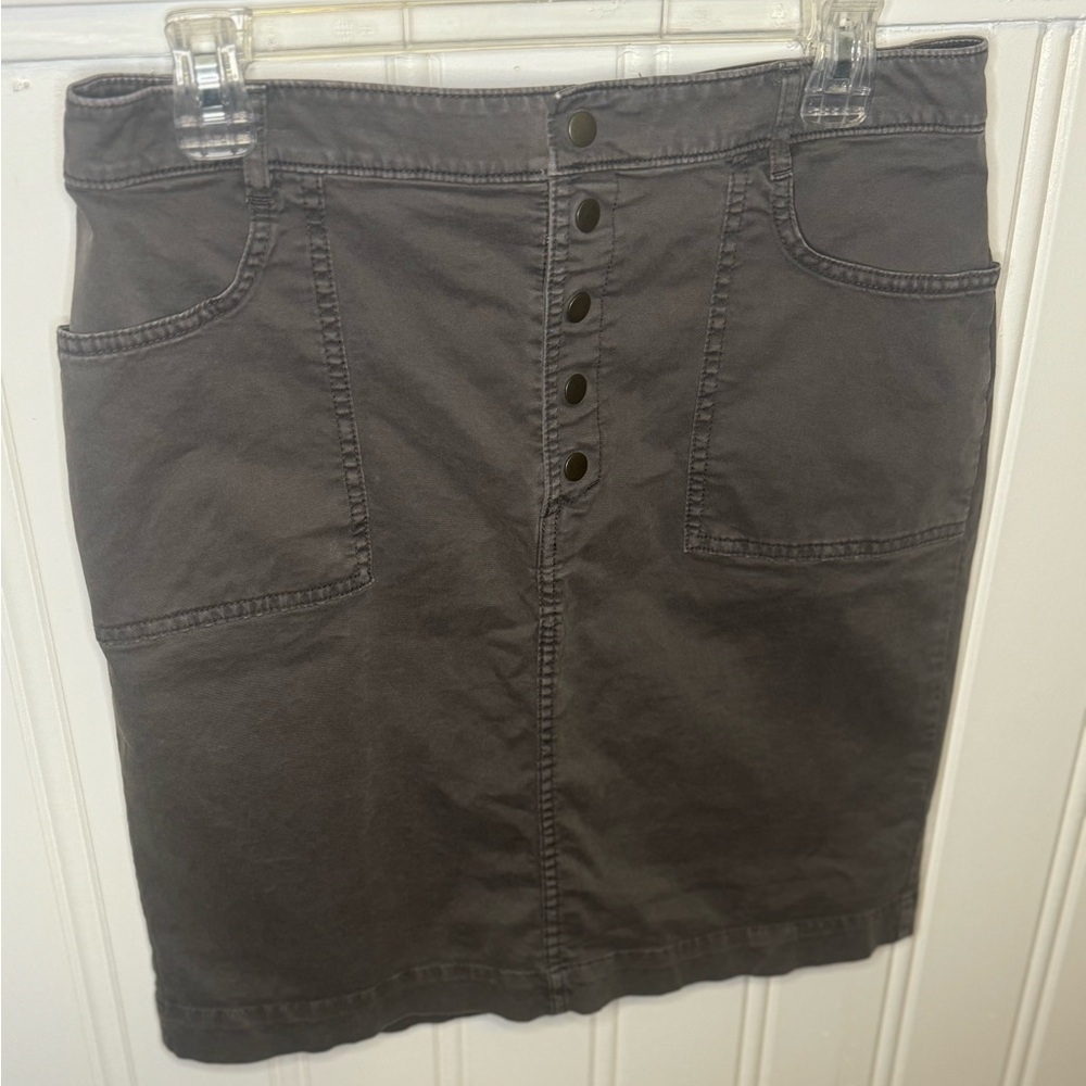Gray Banana Republic Pencil Skirt with 5 Button Front Closure - Size 10